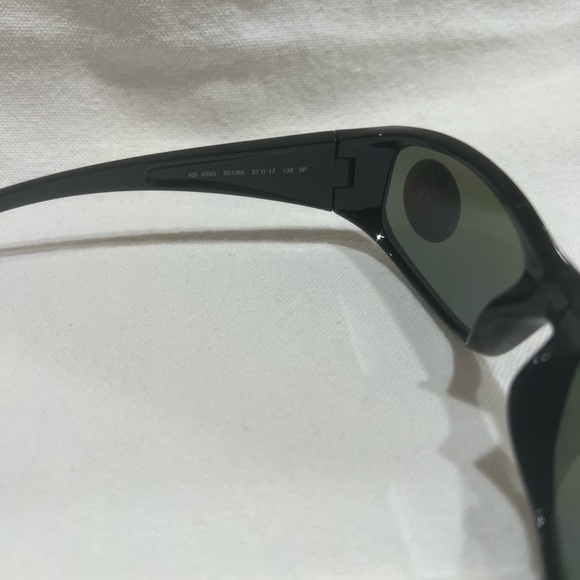 Ray Ban 4093 Polarized - Picture 8 of 11